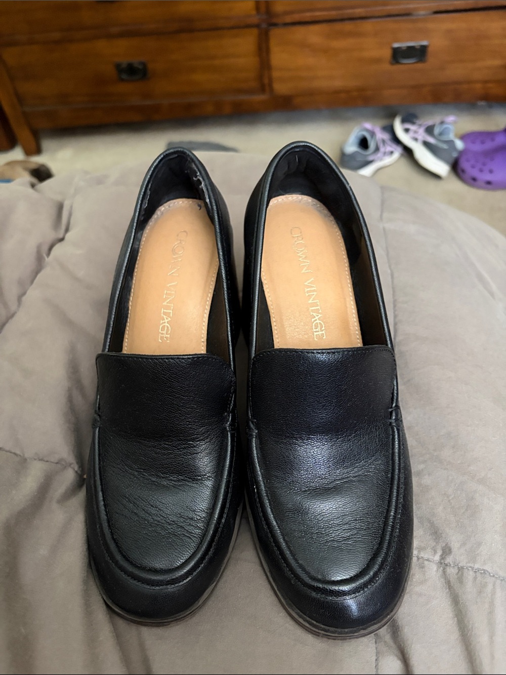 Crown Vintage Black Leather heel Loafers